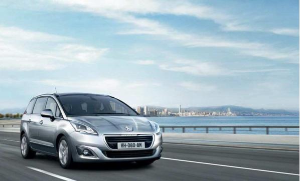 PEUGEOT 5008